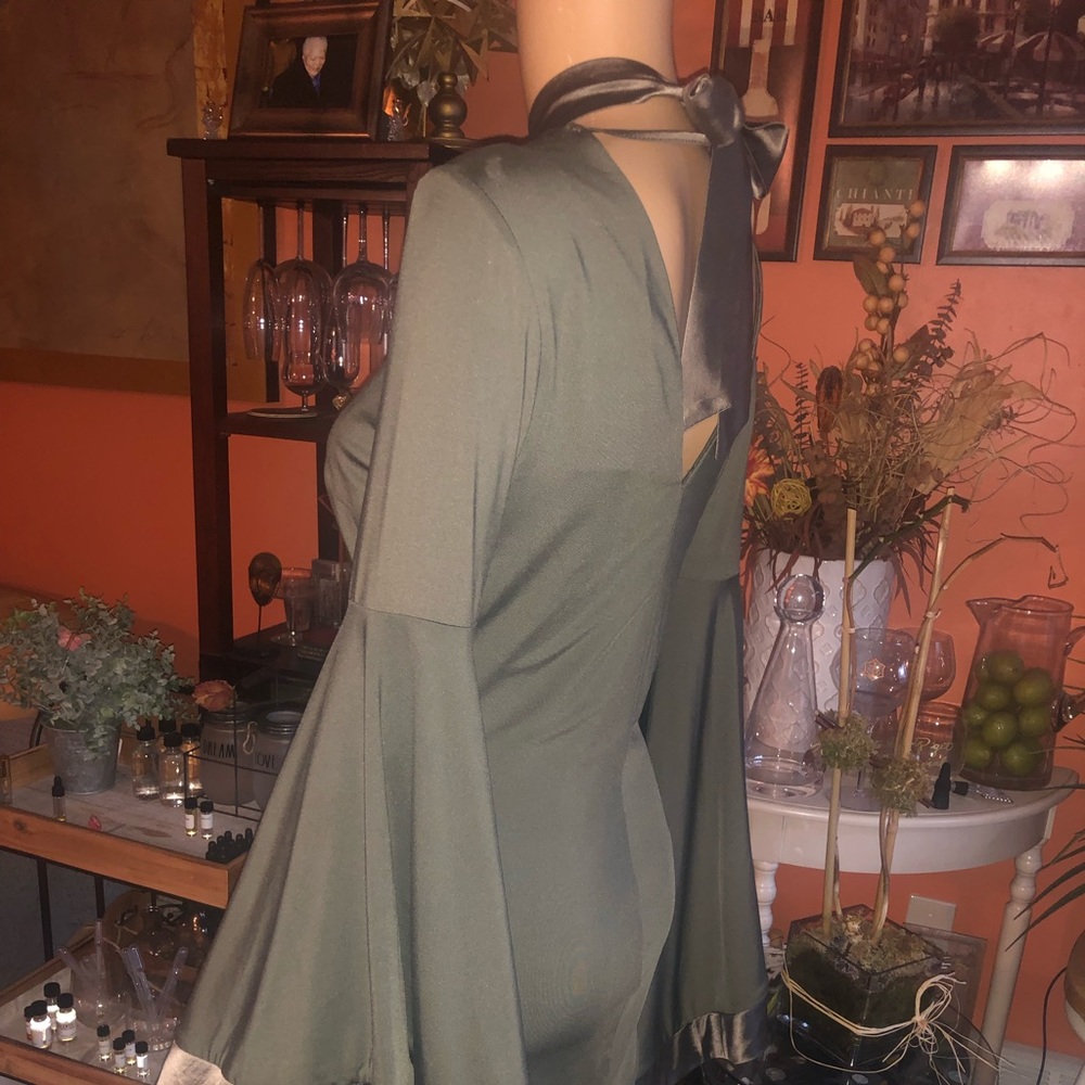 Green Bondage Dress - Picture 3 of 4